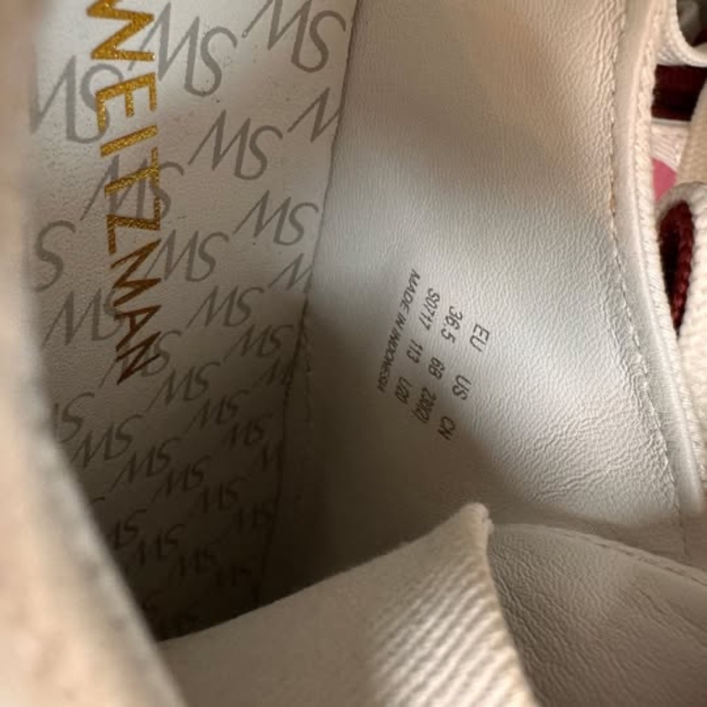 Stuart Weitzman - Picture 4 of 4